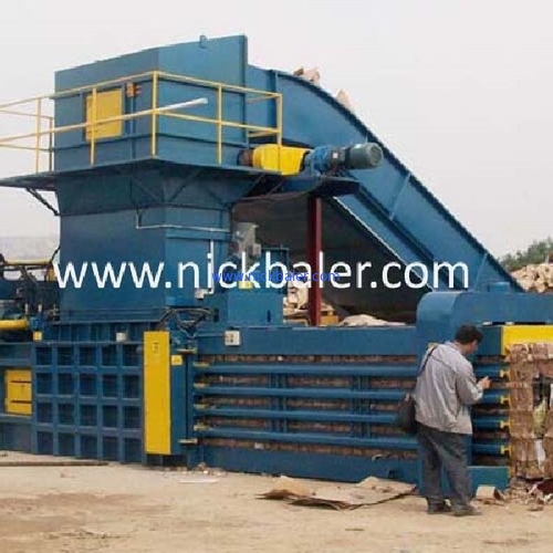 What are the key points for cleaning and maintenance of the baler hydraulic system?