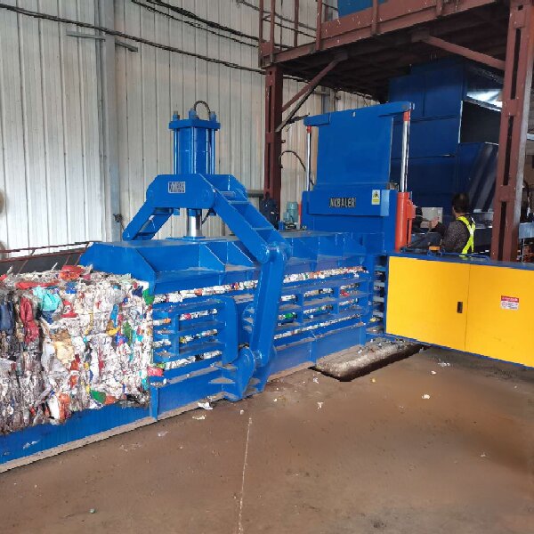 NKW180QT Closed Door PET Bottle Recycling Baling Machine