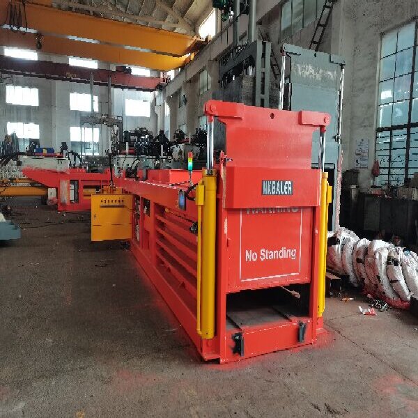 Semi-Automatic Horizontal Baler (99).jpg